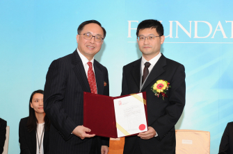 香港大學(港大)物理學系崔曉冬教授