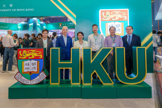 Mrs. Cherry Tse, Executive Vice-President (Administration & Finance), HKU and Prof. Kenneth Cheung, Chair Professor, Chair of Orthopaedics and Traumatology, Li Ka Shing Faculty of Medicine; Hospital Chief Executive, HKU-Shenzhen Hospital supported the event.